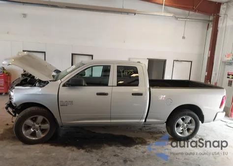 2019 Ram 1500 Classic Express 4X4 6'4 Box z USA, uszkodzony, nr VIN 1C6RR7FG8KS531634